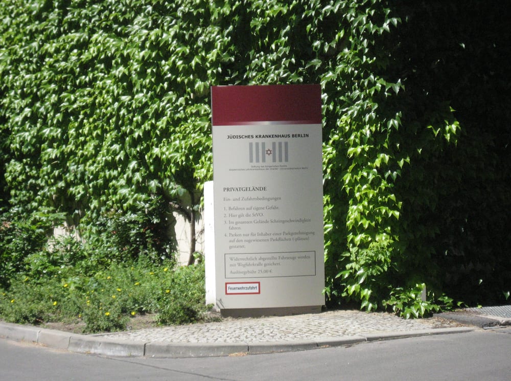 Juedisches Krankenhaus Leitsystem Monolith Exterior Kliniken