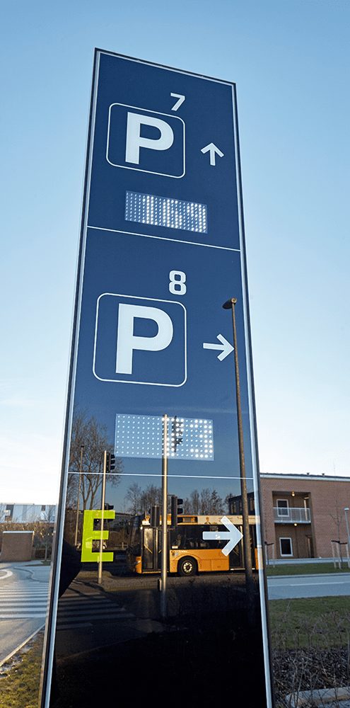 Modulex Via exterior Parkplatz Information Monolith
