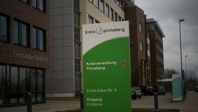 Kreis Pinneberg Außenmonolith Zielinformation Blog-Header