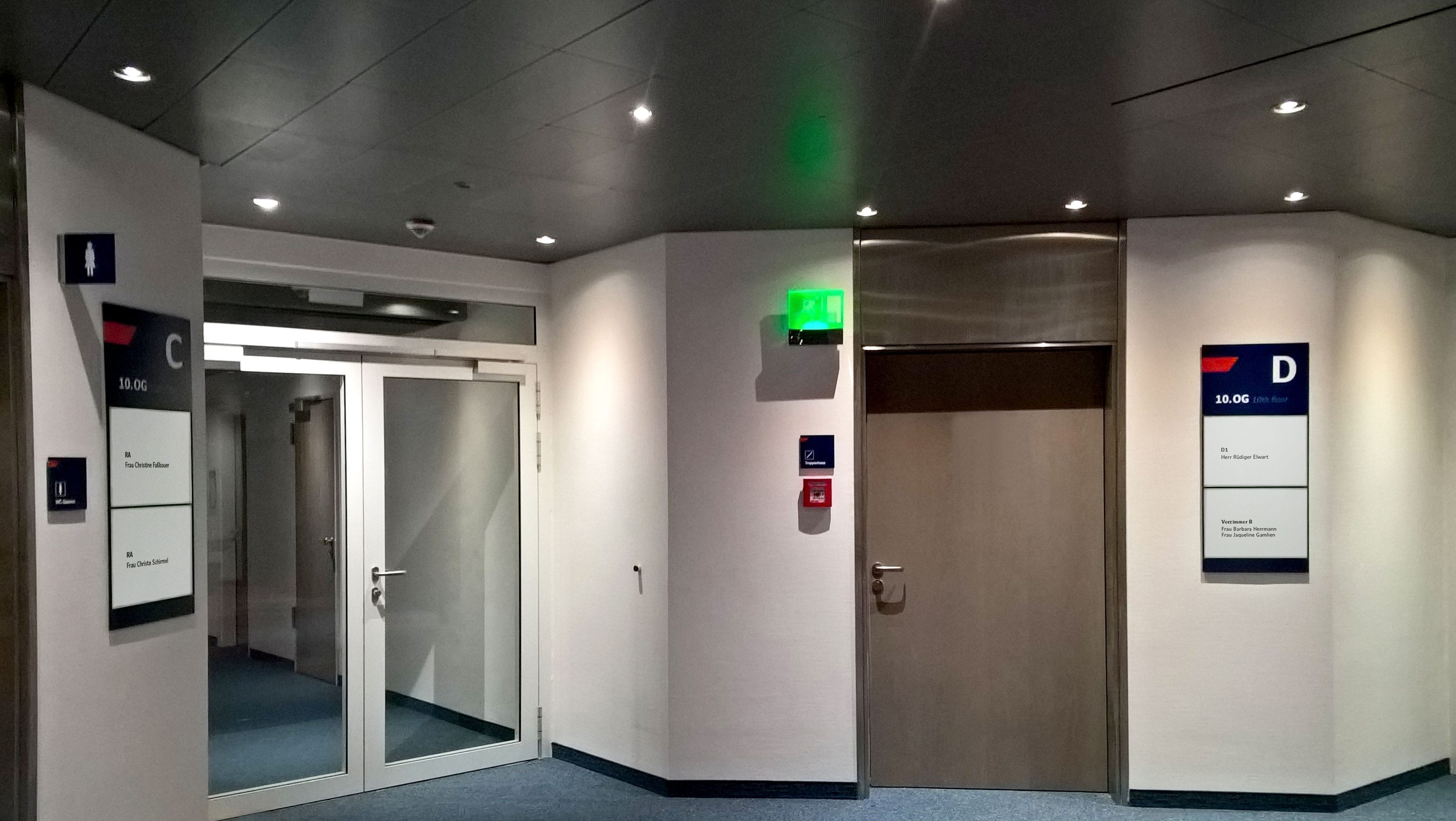 Freie-Hansestadt-Hamburg-Beschilderungssystem-Modulex-Messenger-Interior Marienkrankenhaus Monolith Leitsystem Exterior Kliniken