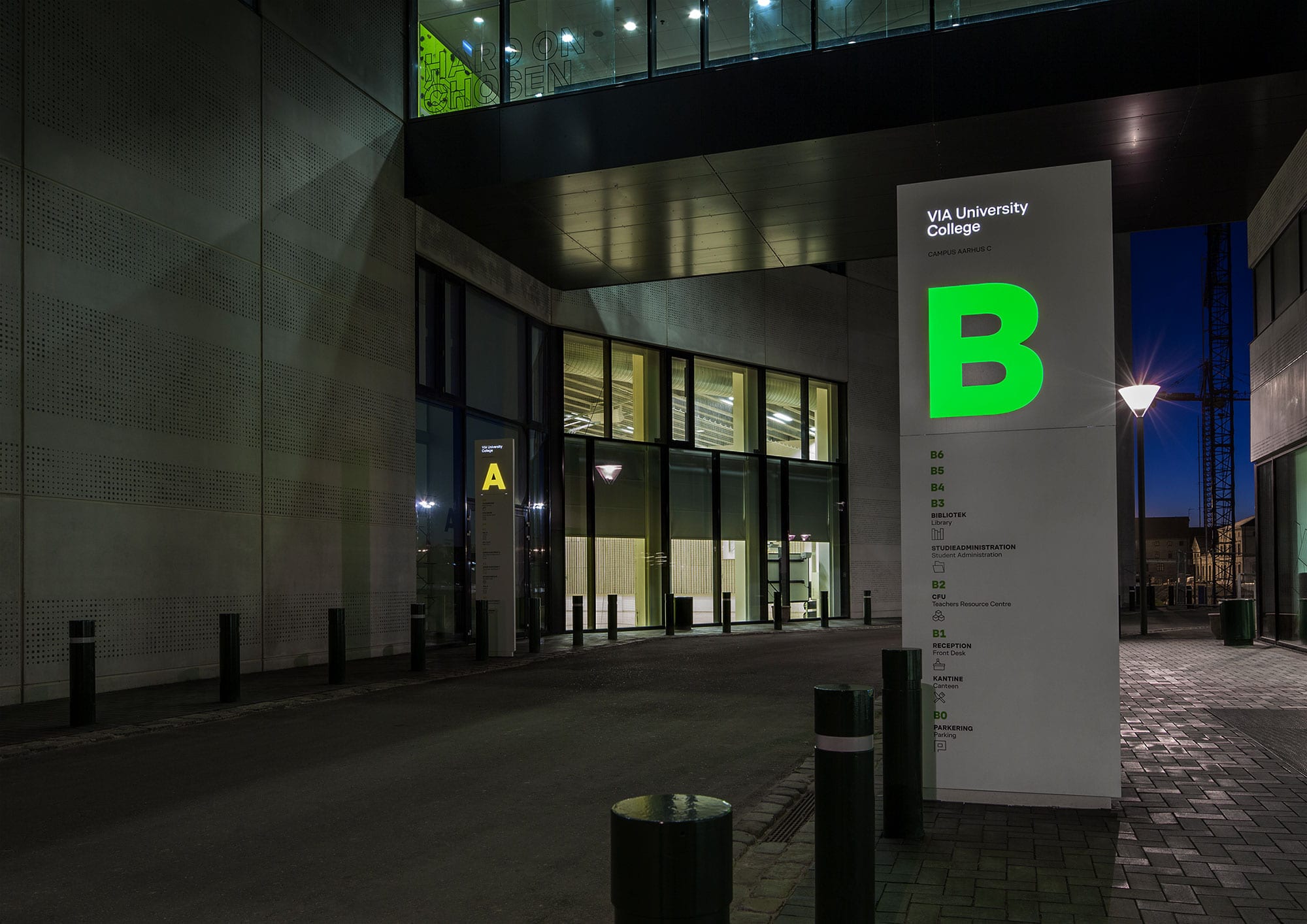 Juedisches Krankenhaus Wegeleitsystem Deckenschild Interior Kliniken