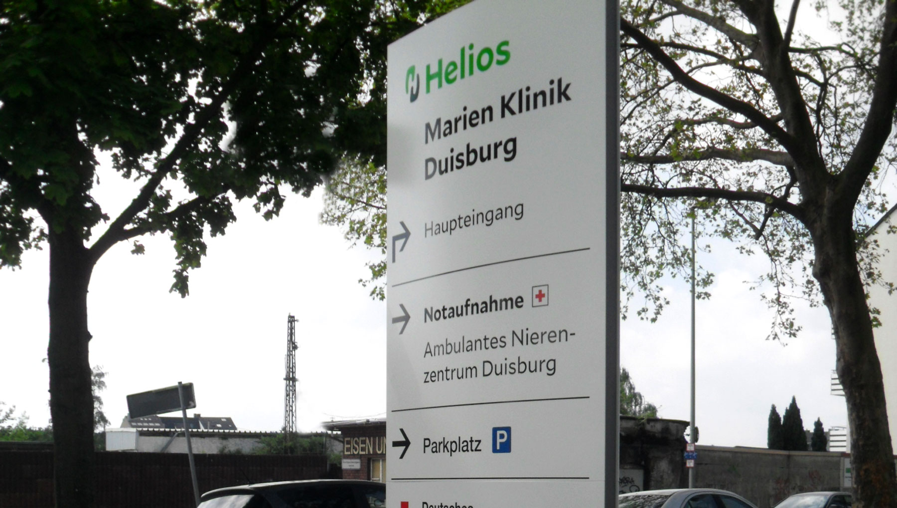 DRK-Seniorenzentrum-Marien-Campus-Außenleitsystem-Monolith
