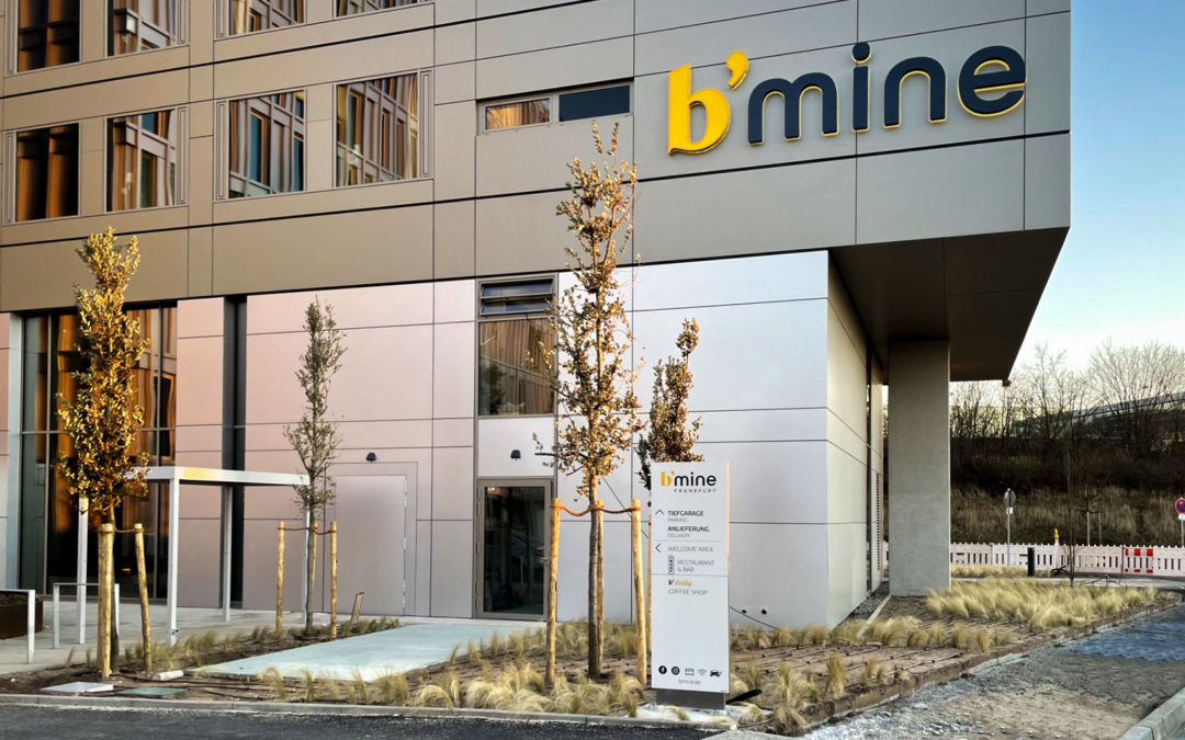 b’mine Frankfurt Airport – Leitsystem für ein  Hotel der besonderen Art