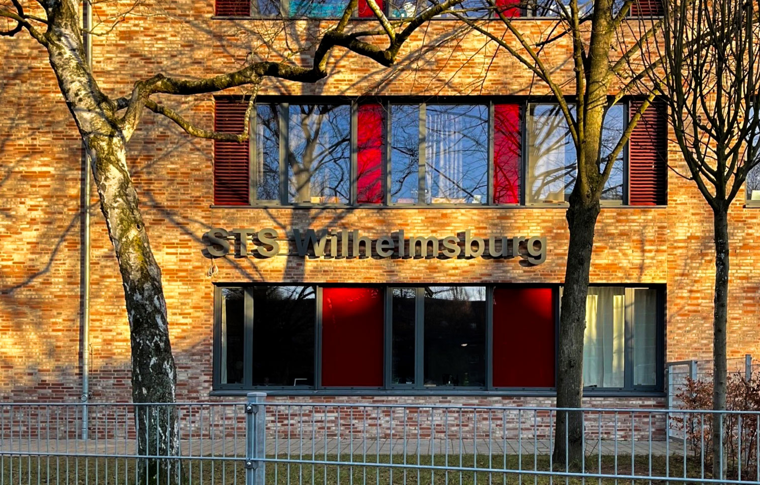STS-Wilhelmsburg-Leuchtwerbeanlge-Fernwirkung